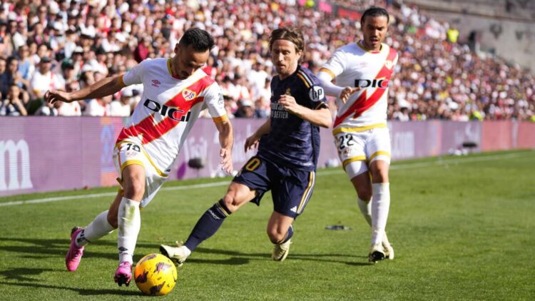 La Liga: At Rayo Vallecano, league leaders Real Madrid held on for a painful 1-1 draw.